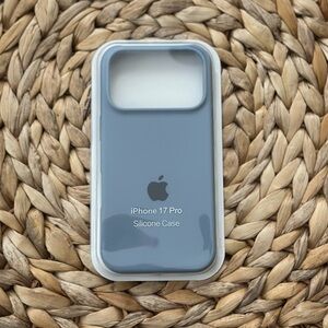 Apple iPhone 17 Pro Silicone Case - Gray